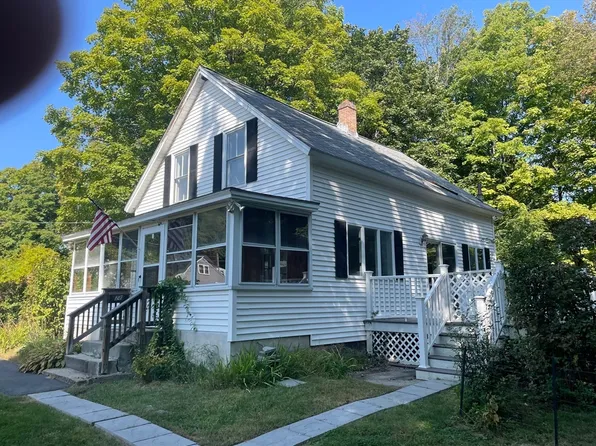 28 Piper St, Leominster, MA 01453