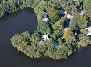 3 Onawa Ln, Falmouth, MA 02540