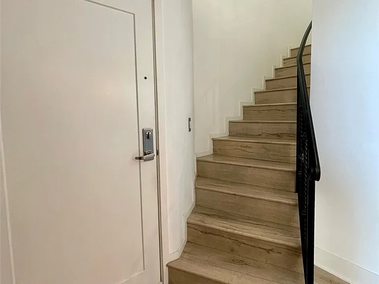 10844 Blix St #101 — Photo 10