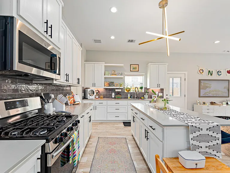 7600 Carver Ave #A — Photo 13