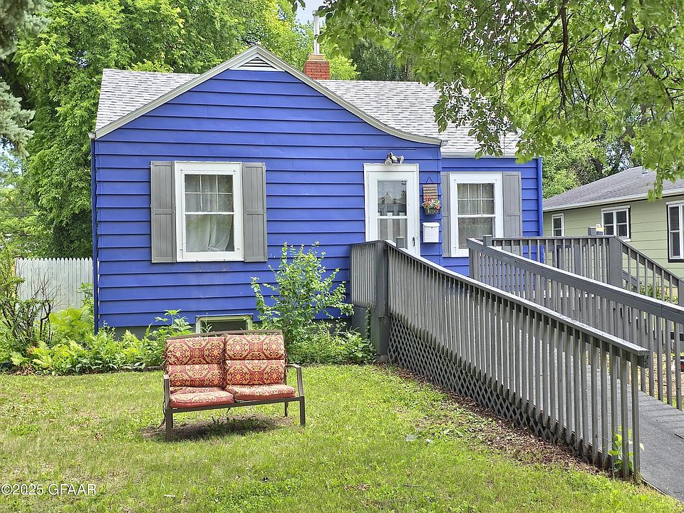 2nd image of 1405 Cherry St