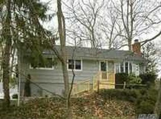 324 Jefferson St, Centerport, NY 11721