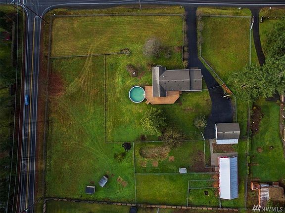 Arial view straight down, SE 240th is on your left, 196th Ave SE is at the top of the photo.