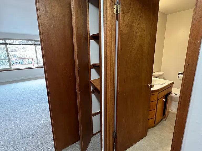 103 E Lynn St #202 — Photo 6