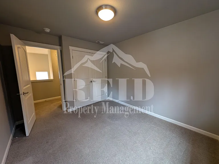 3887 Portside Dr — Photo 33