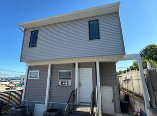 215 Lincoln St #1, Jersey City, NJ 07307