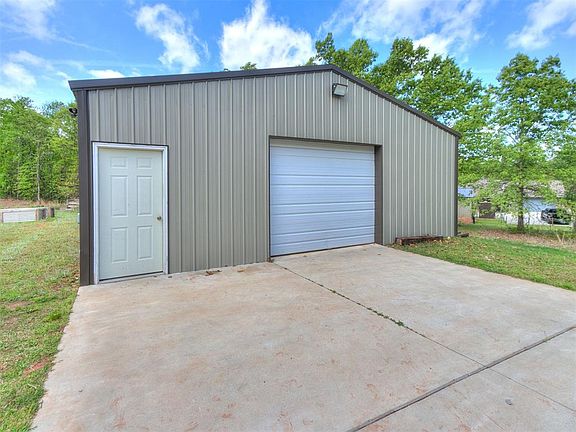 4th image of 19430 Hidden Pines Dr