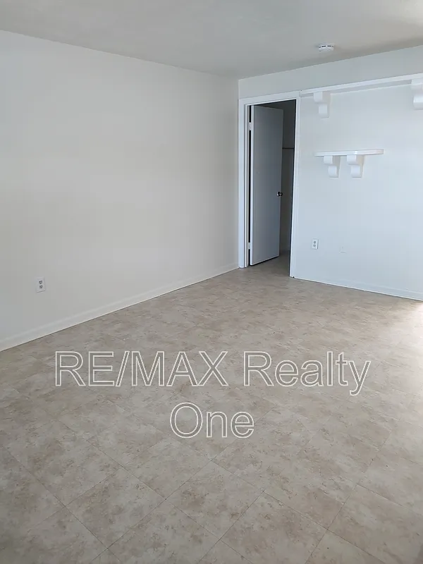 1 bed, 1.0 bath, $850 — Photo 4