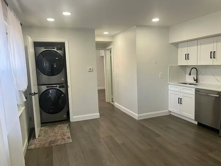 709 Collfield Ave — Photo 5