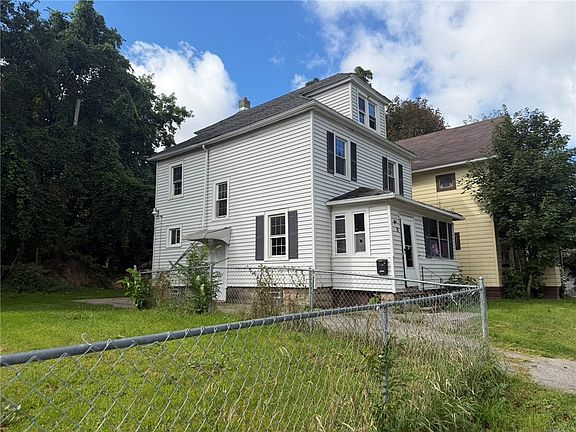 2nd image of 19 Leo St