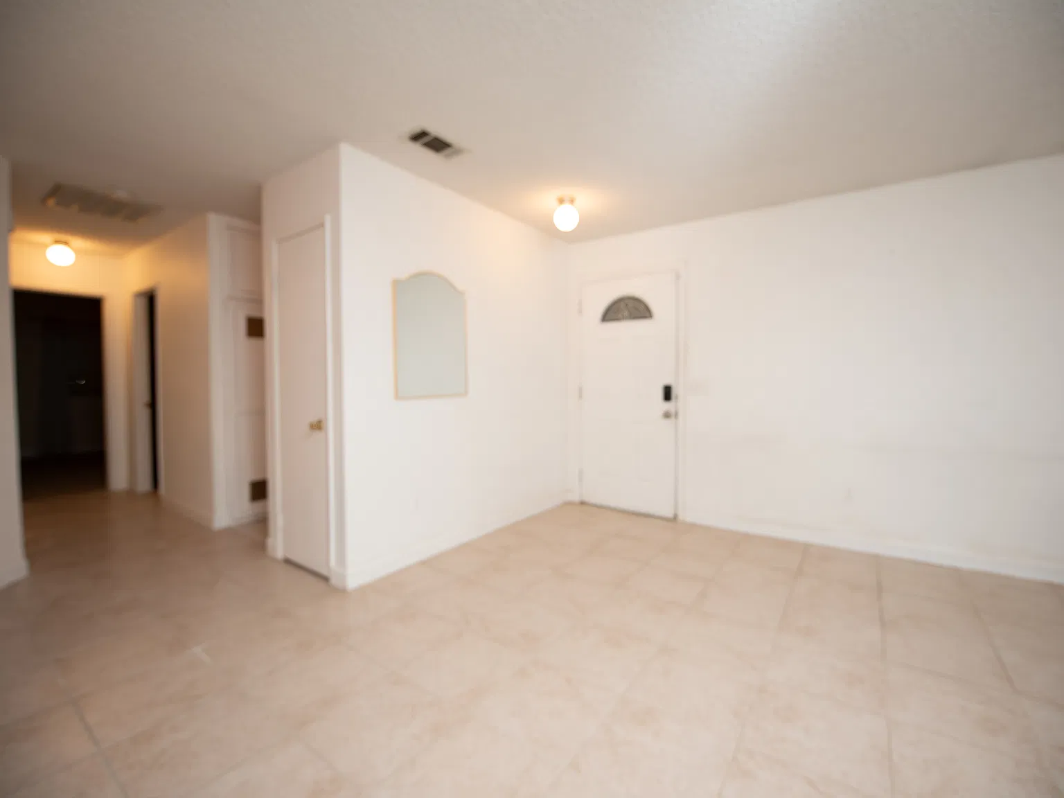 2 bed, 1064 sqft, $1,800 — Photo 2