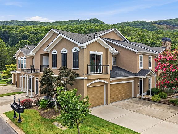 2nd image of 105 Renaissance Ct