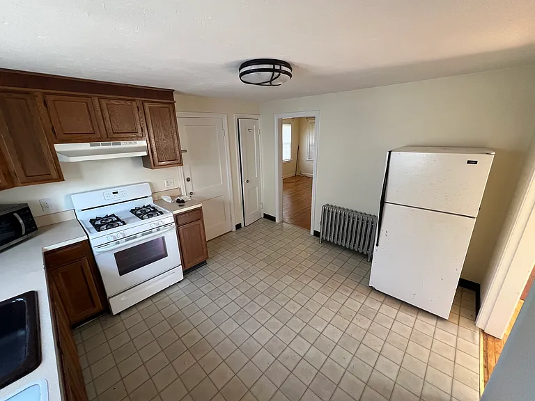 521 Burncoat St #1 — Photo 9