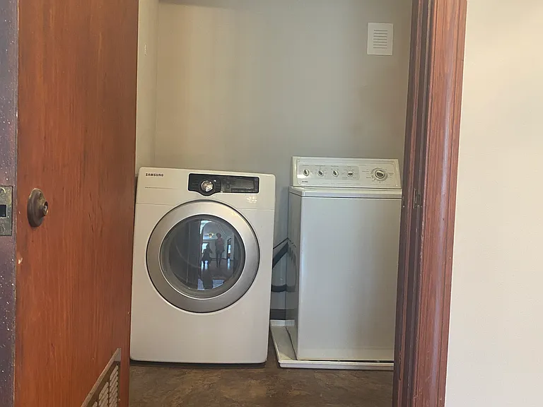 101 E Club Blvd #B — Photo 14