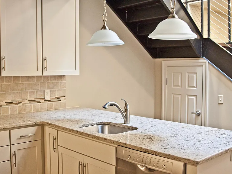 405 N Mulberry St #103 — Photo 5
