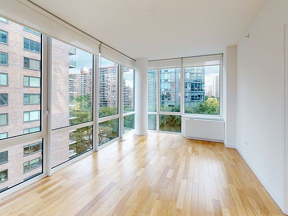 3rd image of 805 Columbus Ave APT 8F