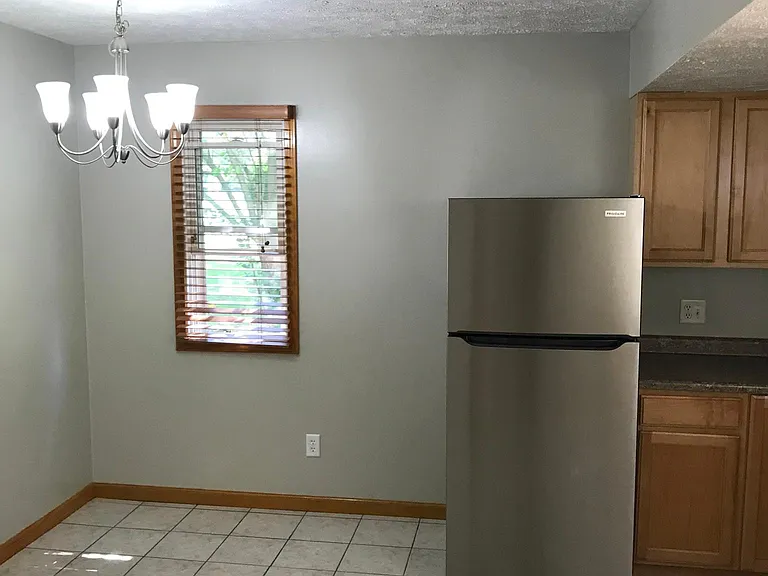 815 W Illinois Ave — Photo 6