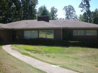 1043 Chase Rd, Cornelia, GA 30531