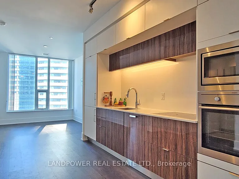 10 York St #3802 — Photo 8