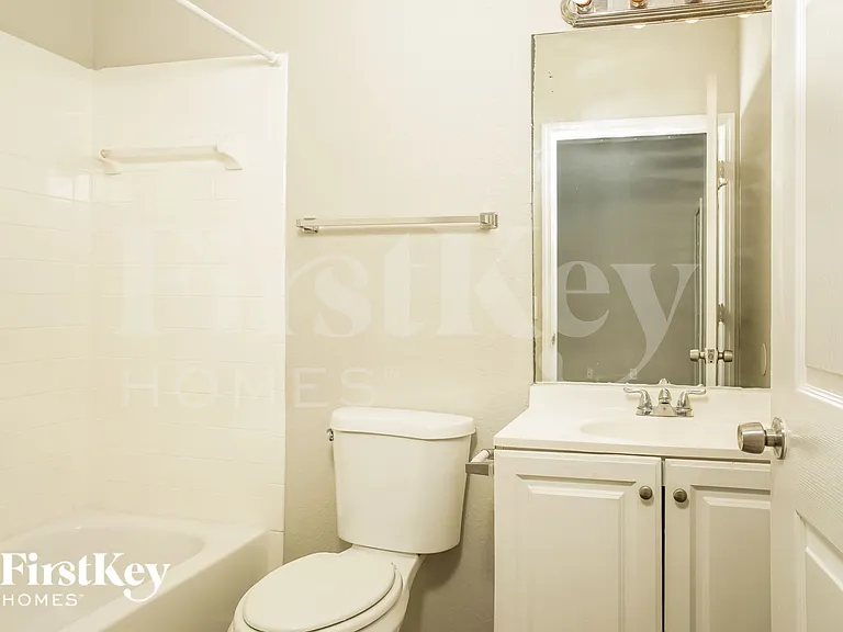 4220 S Cranberry Blvd — Photo 13