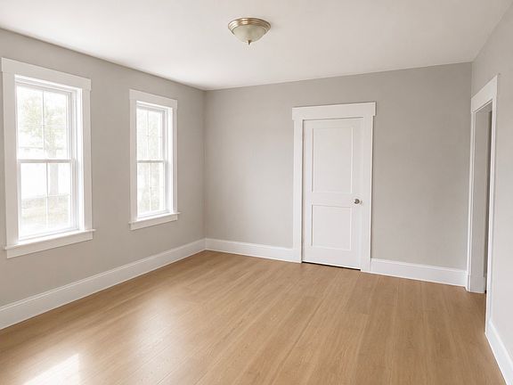 3rd image of 428 Amherst St #2