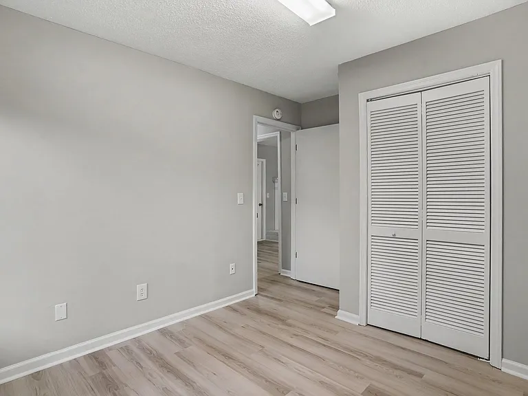 522 Temple Rd — Photo 22