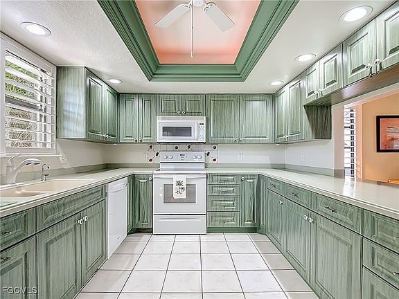 4th image of 4817 SW 8th Pl APT 101