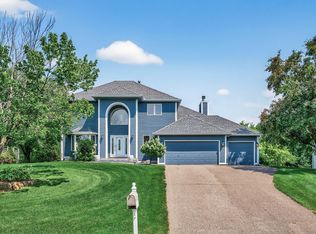 870 Jennings Cove Rd, Mound, MN 55364