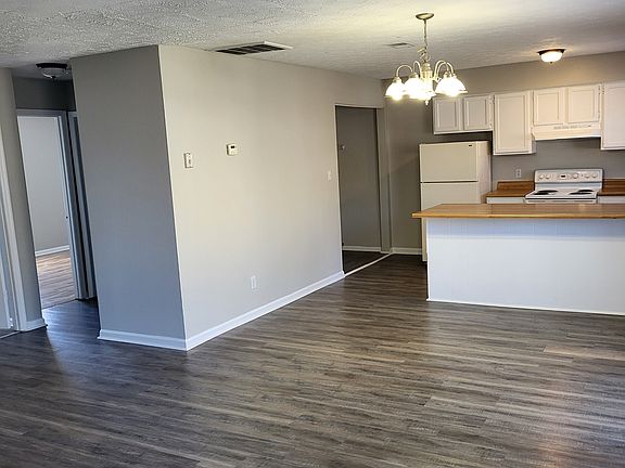 2nd image of 1657 Foxhaven Ct #5