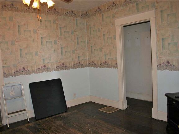 3rd image of 2909 Vermont Ave