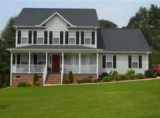 121 Saddlebrook Ave, Pickens, SC 29671