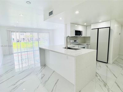 9375 Fontainebleau Blvd APT L111, Miami, FL, 33172