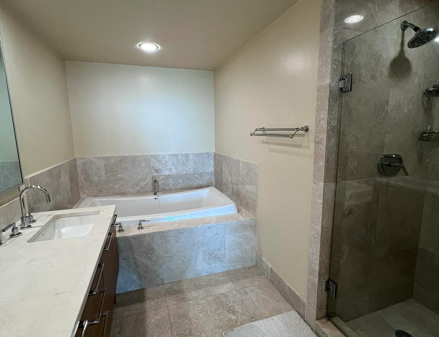 Jade Beach — Photo 4