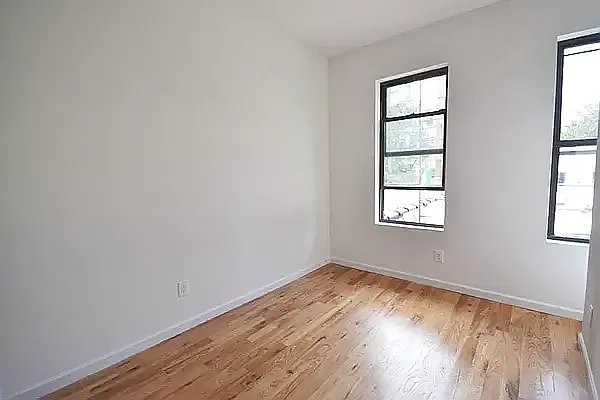 595 Manhattan Ave #3 — Photo 4