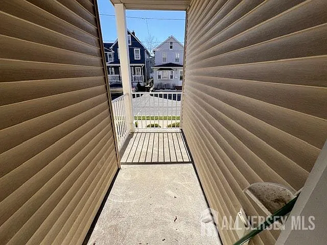 1 bed, 1.0 bath, 694 sqft, $1,835 — Photo 3