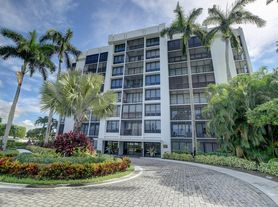 6797 Willow Wood Dr, Boca Raton, FL