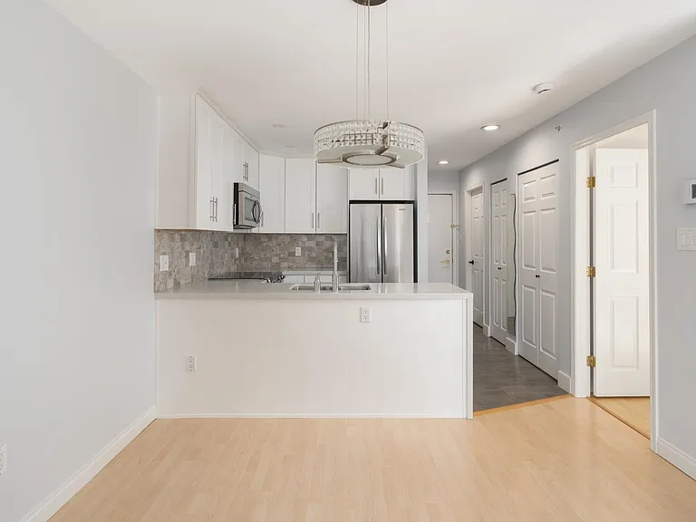 8989 Hudson St #409 — Photo 4