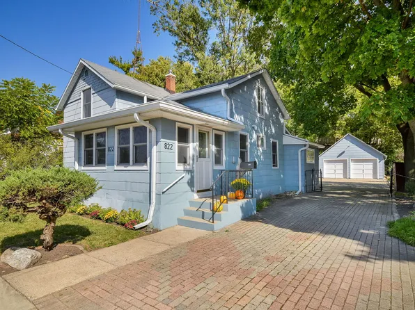 822 S 5th Ave, Saint Charles, IL 60174