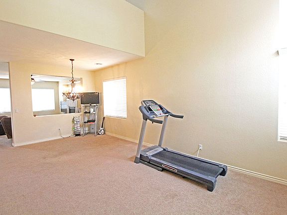 4th image of 308 Whitney Breeze Ave