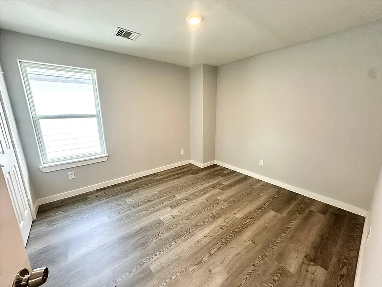 8215 Crestview Dr #B — Photo 24