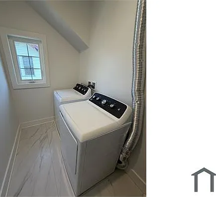 1001 Douglas St NE #A — Photo 6
