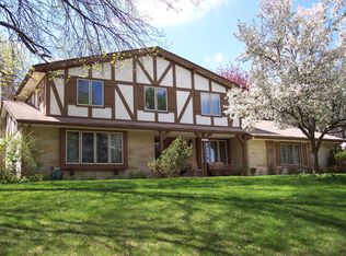 5191 S 82nd St, Greendale, WI 53129