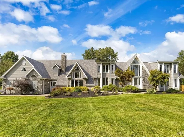 60 Gaylord Ct, Elma, NY 14059