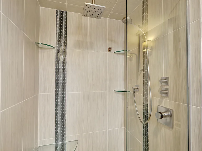 2520 N Lafayette St — Photo 14