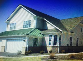 1902 Robinson Close, Moosic, PA 18507