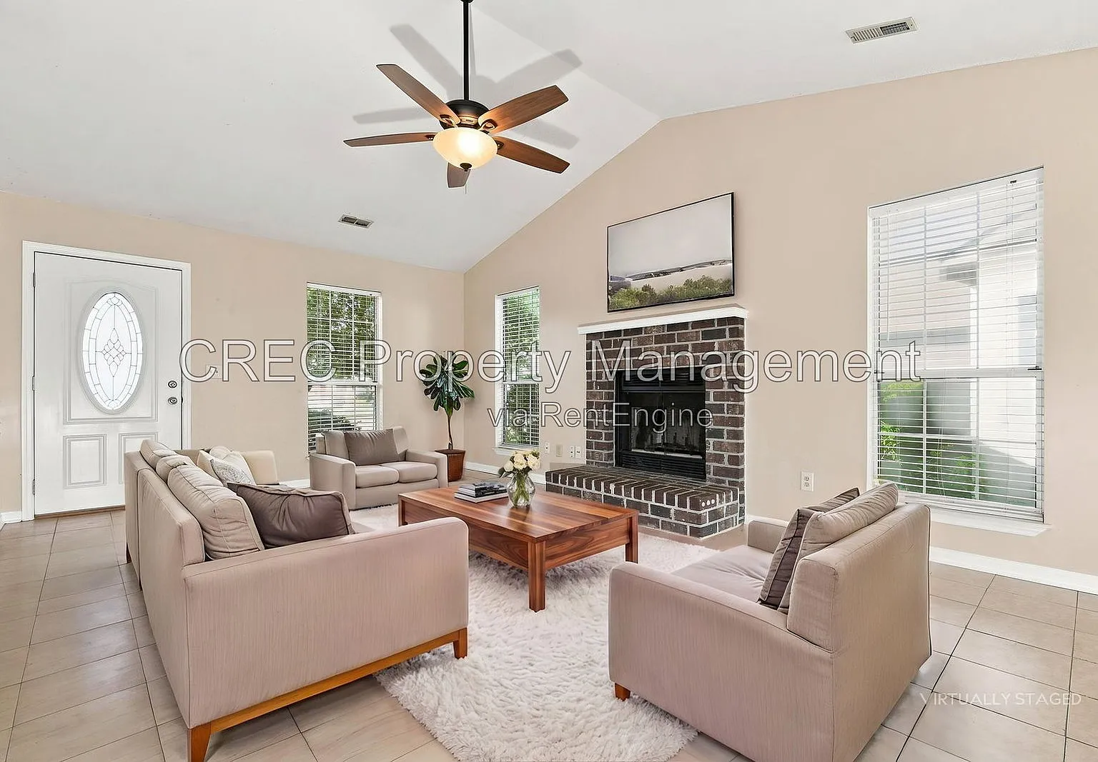 3 bed, 1.0 bath, 1268 sqft, $2,000 — Photo 4
