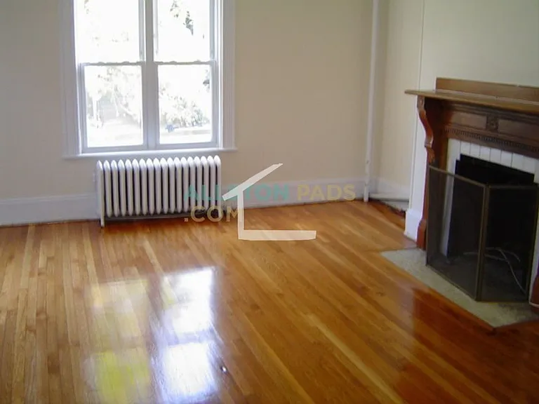 16 Pratt St #16 — Photo 4