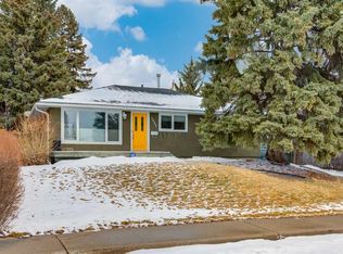1022 S 30th Ave NW, Calgary, AB T2K 0A3