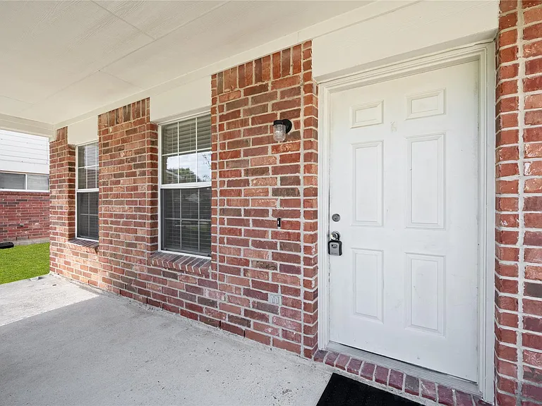 5019 Woodland Meadows Ln — Photo 3