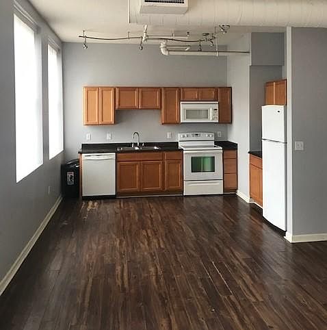 Kitchen and dining area.